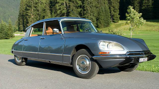 Illustration for article titled The Ten Most Advanced Cars Of Their Decades
